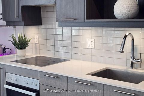 Photo 15 at 408 - 30 Nelson Street, Waterfront Communities C1, Toronto