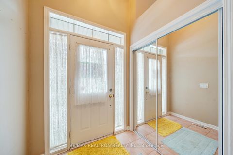 Photo 3 at 42 - 100 Elgin Mills Road W, Westbrook, Richmond Hill