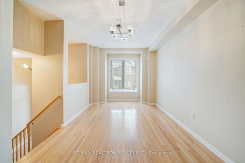 Photo 6 at 42 - 100 Elgin Mills Road W, Westbrook, Richmond Hill