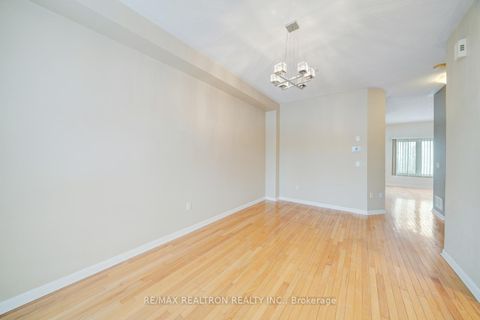 Photo 8 at 42 - 100 Elgin Mills Road W, Westbrook, Richmond Hill