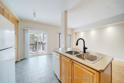 Photo 15 at 42 - 100 Elgin Mills Road W, Westbrook, Richmond Hill