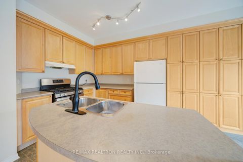 Photo 17 at 42 - 100 Elgin Mills Road W, Westbrook, Richmond Hill