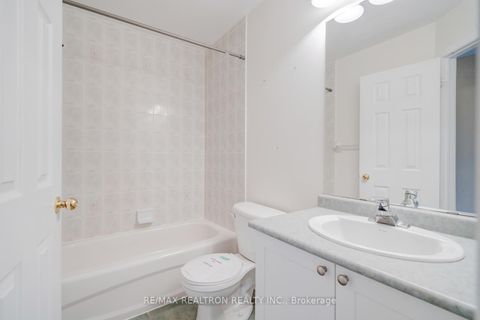 Photo 35 at 42 - 100 Elgin Mills Road W, Westbrook, Richmond Hill