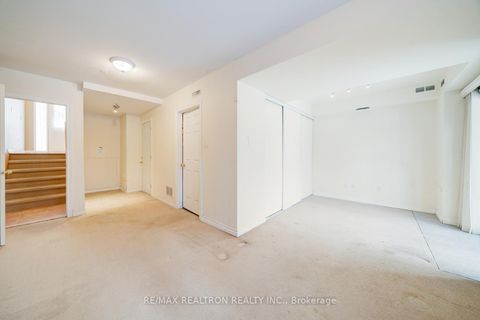 Photo 38 at 42 - 100 Elgin Mills Road W, Westbrook, Richmond Hill