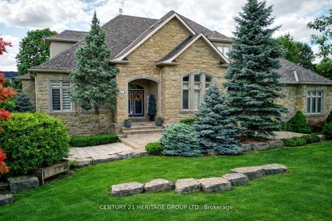 Photo 5 at 12 Prince Adam Court, Rural King, King