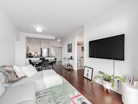 Photo 12 at 1607 - 500 St Clair Avenue W, Forest Hill South, Toronto