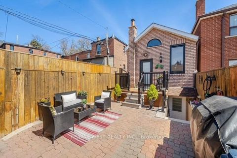 Photo 3 at 524 Salem Avenue N, Junction, Toronto