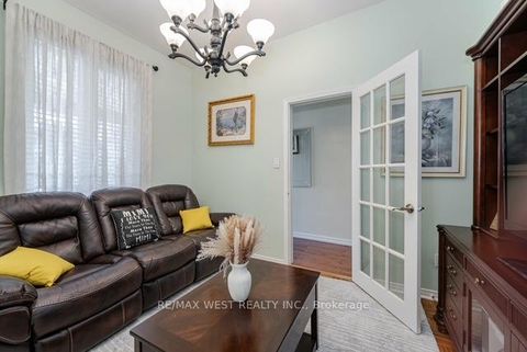 Photo 12 at 524 Salem Avenue N, Junction, Toronto