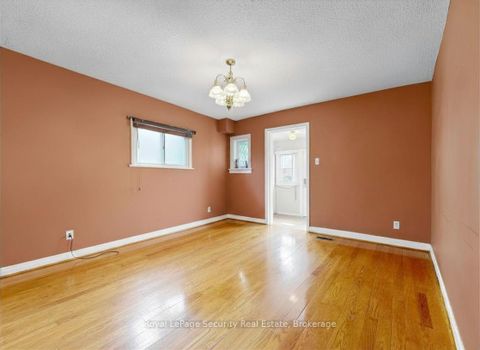 Photo 5 at 31 Blandford Street, Oakwood Village, Toronto