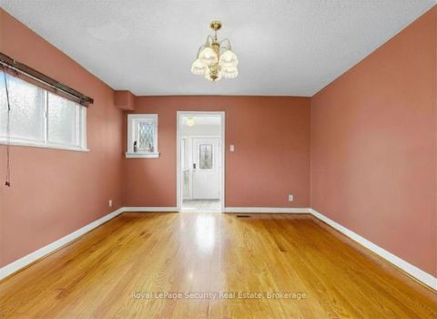 Photo 8 at 31 Blandford Street, Oakwood Village, Toronto