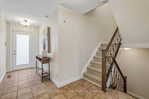 Photo 4 at 8 Crimson Millway, Windfields, Toronto