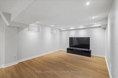 Photo 32 at 8 Crimson Millway, Windfields, Toronto