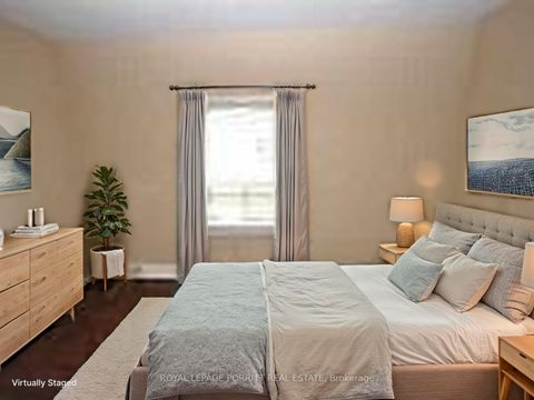 Photo 3 at 86 Ash Crescent, Long Branch, Toronto