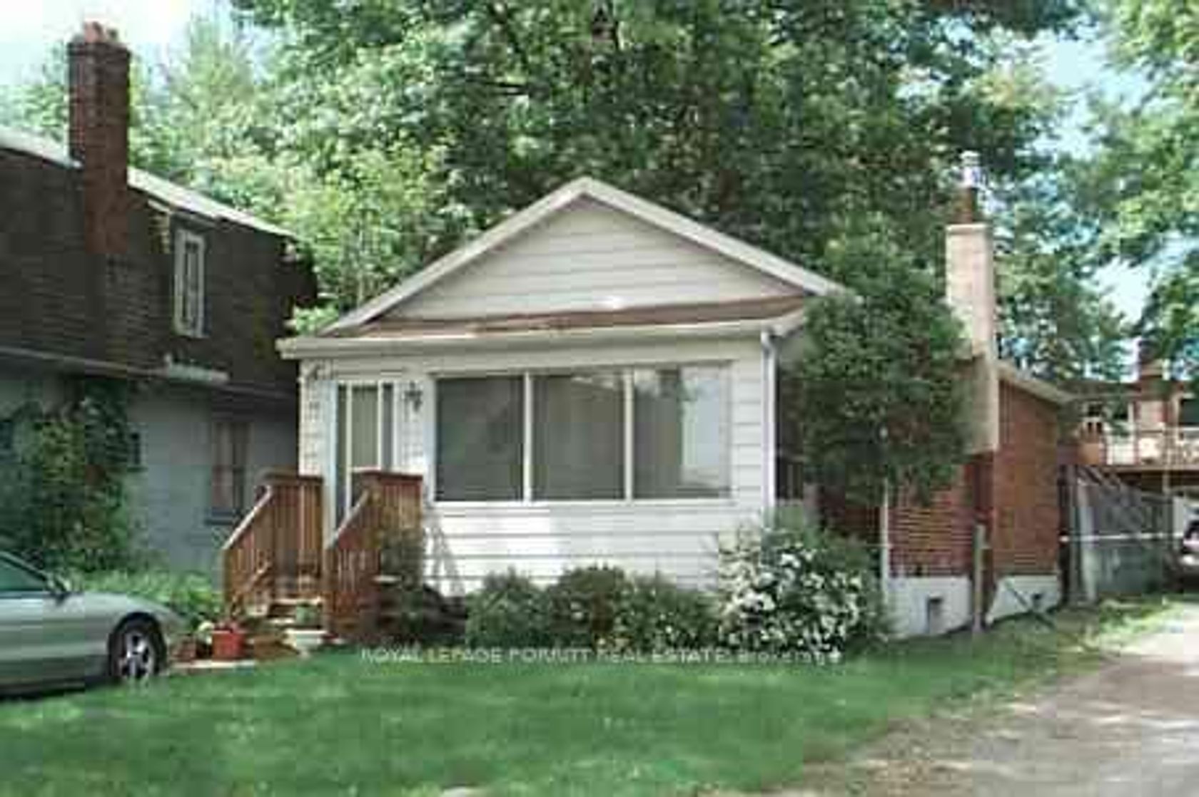 86 Ash Crescent, Long Branch, Toronto photo number 2