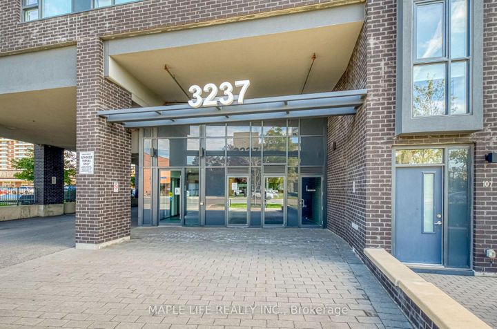 Photo 2 at 804 - 3237 Bayview Avenue, Bayview Village, Toronto