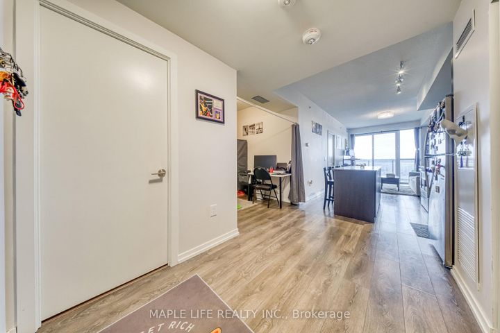 Photo 6 at 804 - 3237 Bayview Avenue, Bayview Village, Toronto