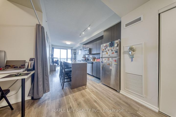 Photo 7 at 804 - 3237 Bayview Avenue, Bayview Village, Toronto