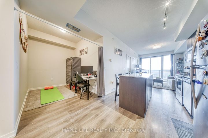 Photo 8 at 804 - 3237 Bayview Avenue, Bayview Village, Toronto