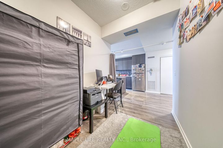 Photo 10 at 804 - 3237 Bayview Avenue, Bayview Village, Toronto