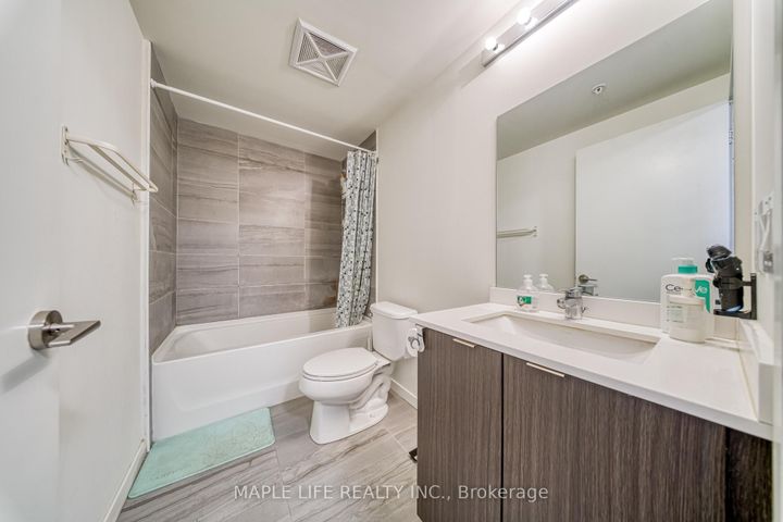 Photo 11 at 804 - 3237 Bayview Avenue, Bayview Village, Toronto