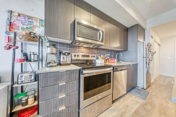 Photo 13 at 804 - 3237 Bayview Avenue, Bayview Village, Toronto