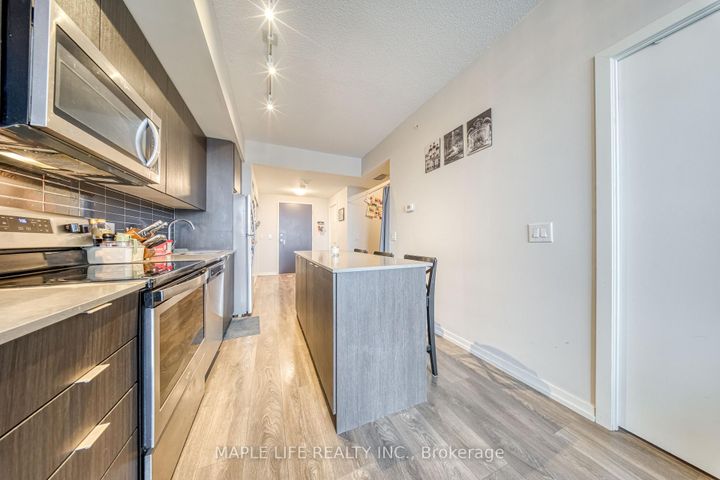 Photo 14 at 804 - 3237 Bayview Avenue, Bayview Village, Toronto