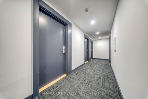 Photo 3 at 804 - 3237 Bayview Avenue, Bayview Village, Toronto