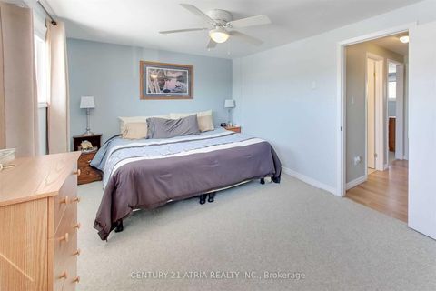 Photo 4 at 27 Dickens Drive, Letitia Heights, Barrie