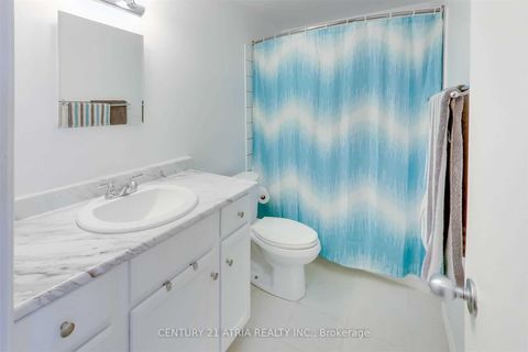 Photo 8 at 27 Dickens Drive, Letitia Heights, Barrie