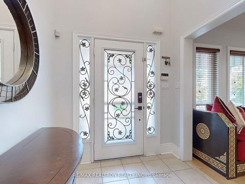 Photo 13 at 21 Watkins Glen Crescent, Bayview Wellington, Aurora