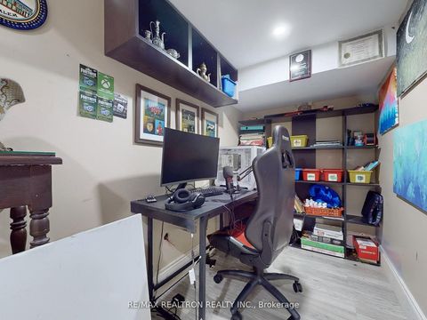 Photo 29 at 21 Watkins Glen Crescent, Bayview Wellington, Aurora