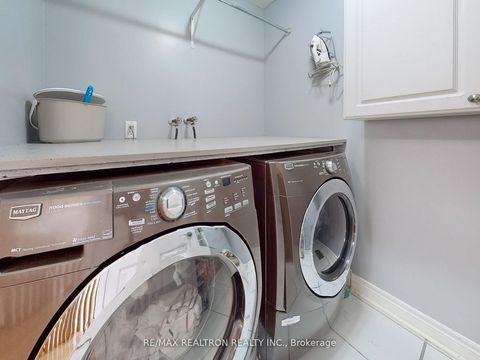 Photo 31 at 21 Watkins Glen Crescent, Bayview Wellington, Aurora