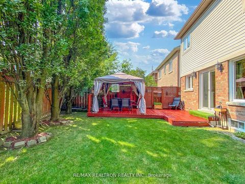 Photo 34 at 21 Watkins Glen Crescent, Bayview Wellington, Aurora
