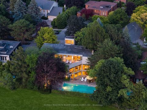 Photo 2 at 10 Penwood Crescent, Don Mills, Toronto