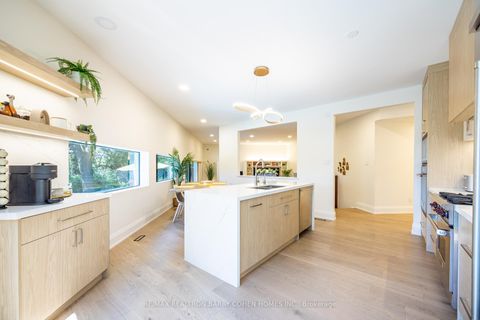 Photo 23 at 10 Penwood Crescent, Don Mills, Toronto