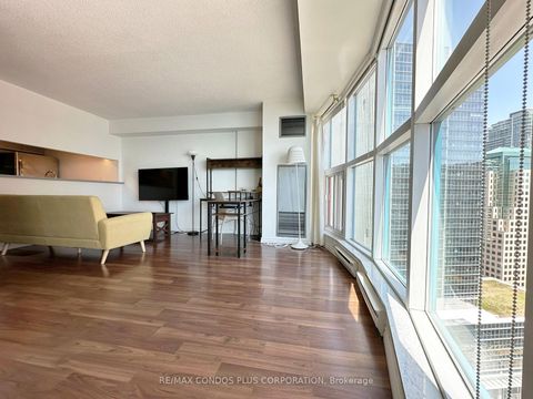 Photo 7 at 3005 - 77 Harbour Square, Waterfront Communities C1, Toronto