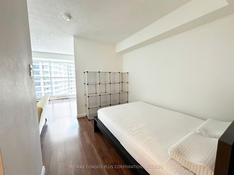 Photo 12 at 3005 - 77 Harbour Square, Waterfront Communities C1, Toronto