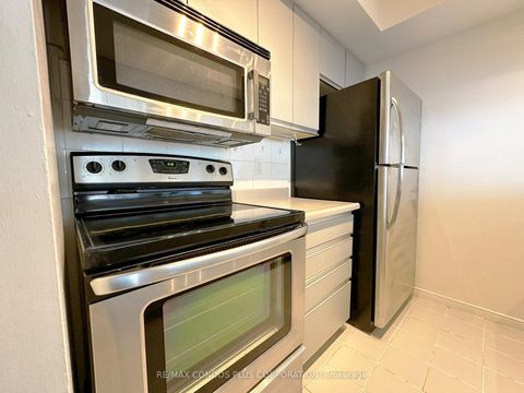 Photo 16 at 3005 - 77 Harbour Square, Waterfront Communities C1, Toronto