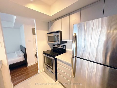 Photo 18 at 3005 - 77 Harbour Square, Waterfront Communities C1, Toronto