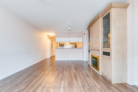 Photo 11 at 903 - 1 Deer Park Crescent, St. Clair, Toronto