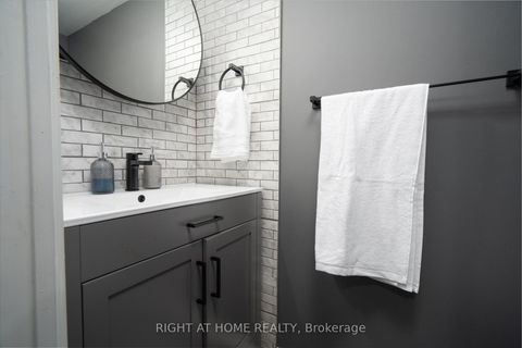 Photo 12 at 112 - 1 Ruttan Street, Dufferin Grove, Toronto