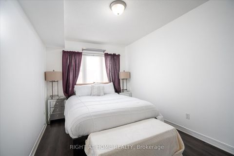 Photo 17 at 112 - 1 Ruttan Street, Dufferin Grove, Toronto
