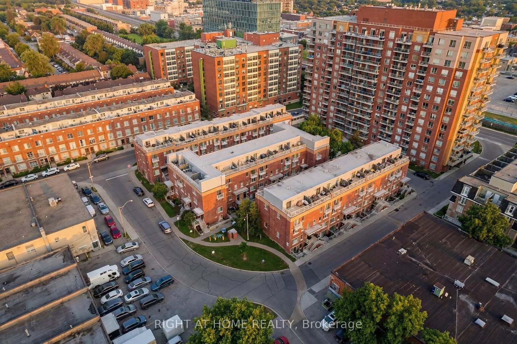 112 - 1 Ruttan Street, Dufferin Grove, Toronto photo 0