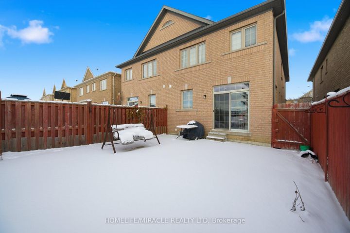 Photo 18 at 26 GOLDSBORO Road, Bram East, Brampton