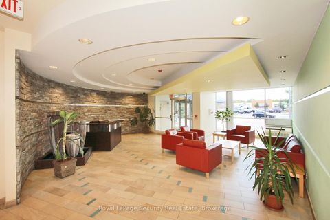 Photo 6 at 911 - 1600 Keele Street, Eglinton West, Toronto