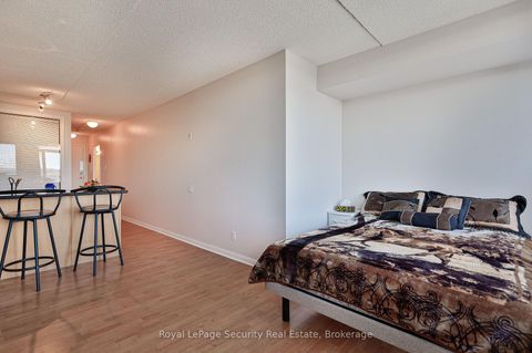 Photo 8 at 911 - 1600 Keele Street, Eglinton West, Toronto