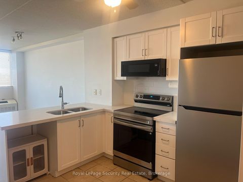 Photo 17 at 911 - 1600 Keele Street, Eglinton West, Toronto