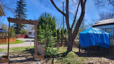 Photo 4 at 13 Horseshoe Circle, Pefferlaw, Georgina