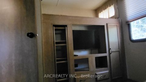 Photo 14 at 13 Horseshoe Circle, Pefferlaw, Georgina