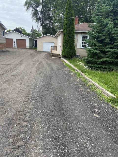 Photo 1 at 267 Rayners Road, Keswick North, Georgina